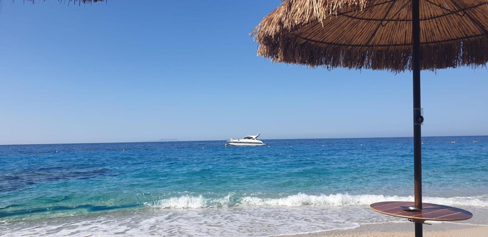 Ermis * Dhermi